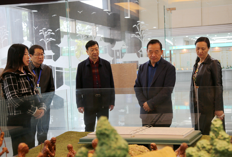 EA7A8341_副本_副本.jpg EA7A8341_副本_副本.jpg